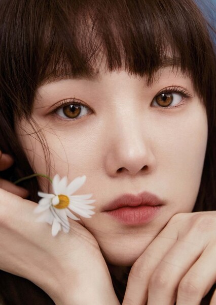 Lee Sung-kyung photo