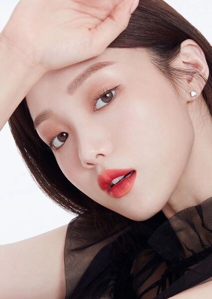 Lee Sung-kyung photo