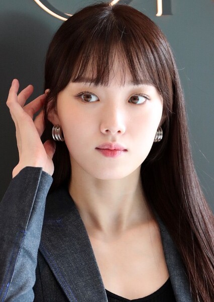 Lee Sung-kyung photo