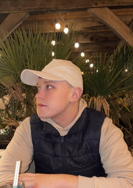 Lee Thomas Harwood photo
