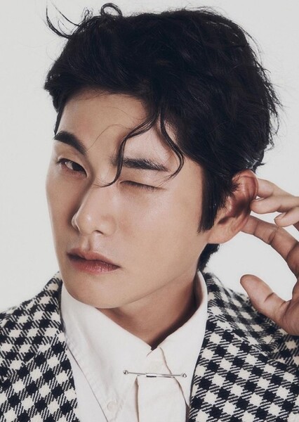 Lee Yi-kyung photo