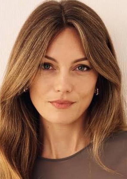 Leila George