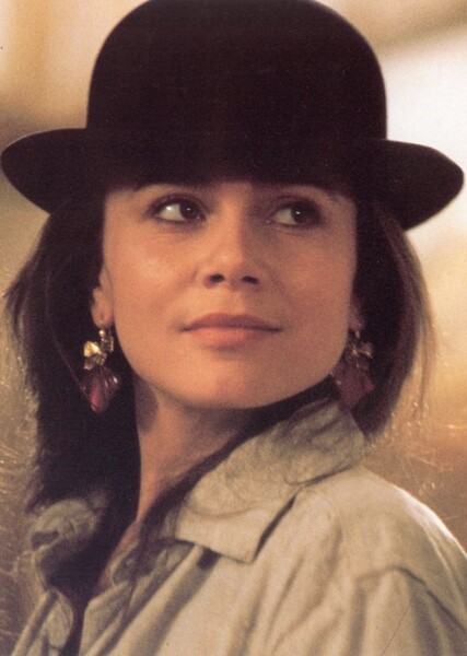 Lena Olin photo