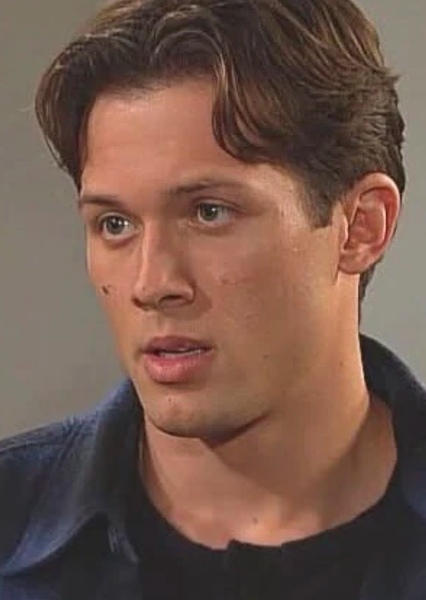 Leo howard