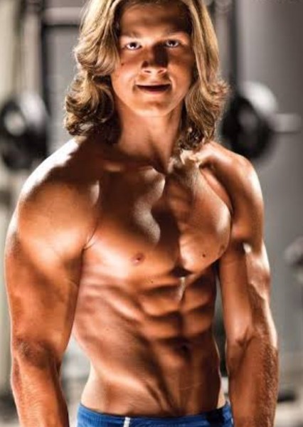 Leo Howard photo