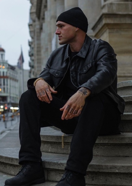 Leo Skepi photo