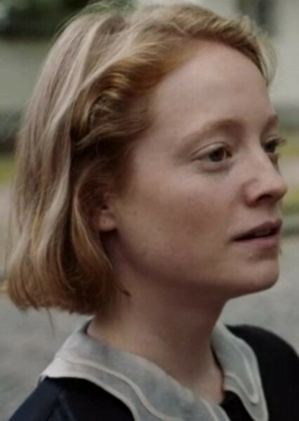 Leonie Benesch photo