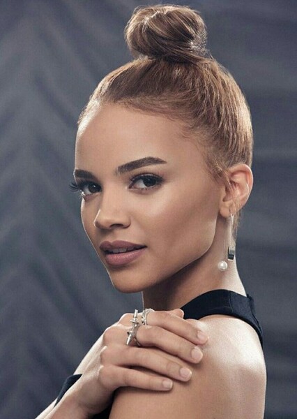 Leslie Grace photo