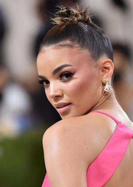 Leslie Grace photo