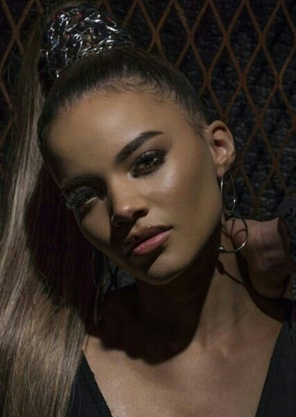 Leslie Grace photo