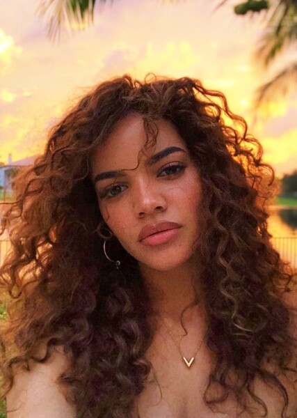 Leslie Grace