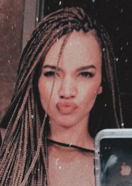Leslie Grace photo