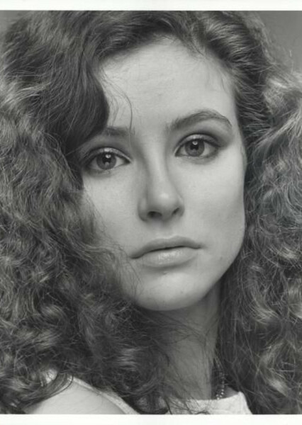 Leslie Hope photo