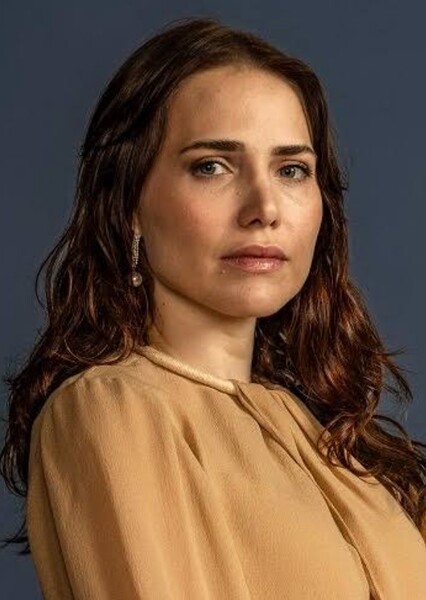 Letícia Colin photo