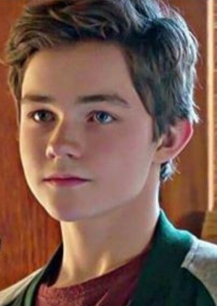 Levi Miller photo