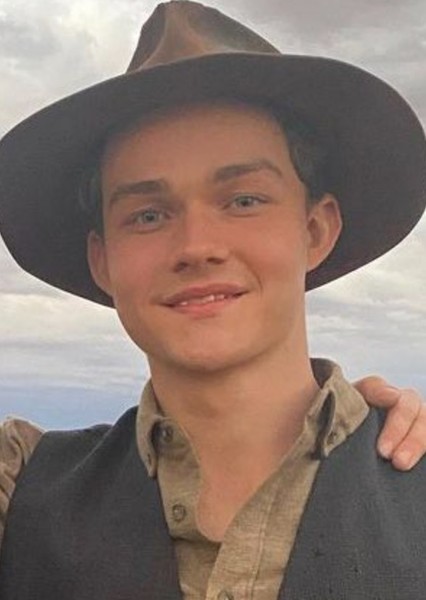 Levi Miller photo