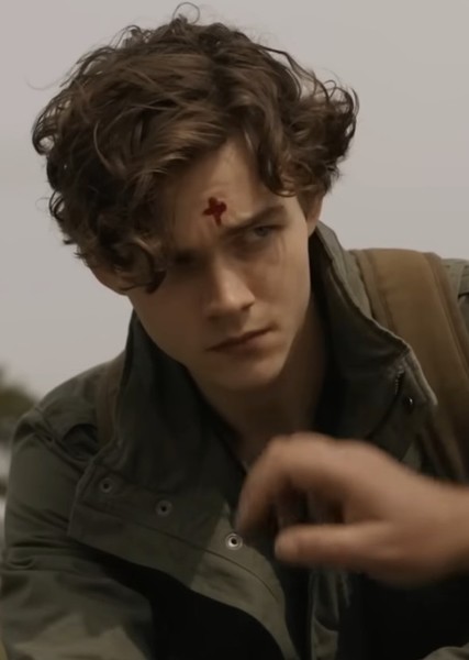 Levi Miller photo