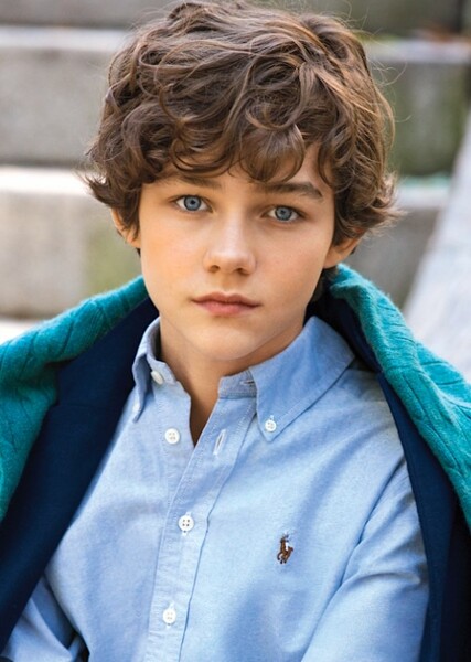 Levi Miller photo