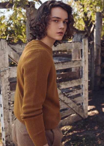 Levi Miller photo