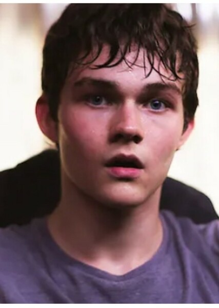 Levi Miller photo