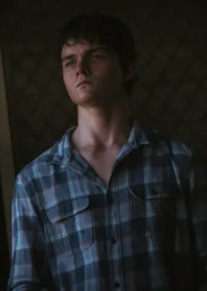 Levi Miller photo