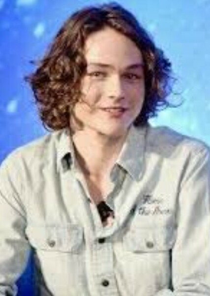 Levi Miller photo