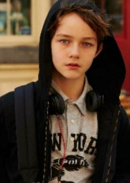Levi Miller photo