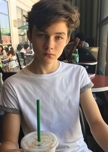 Levi Miller photo