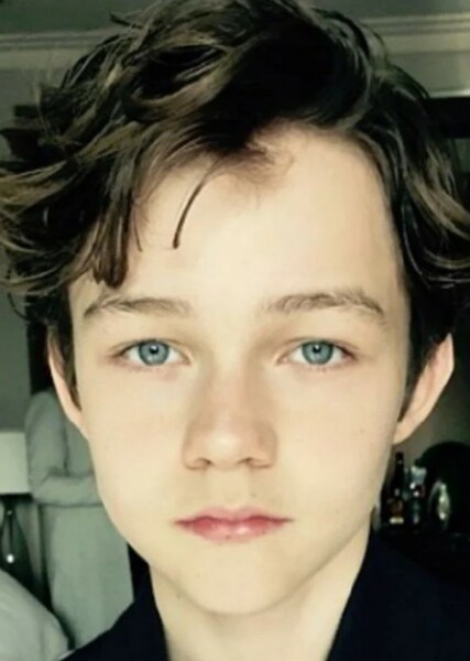Levi Miller photo