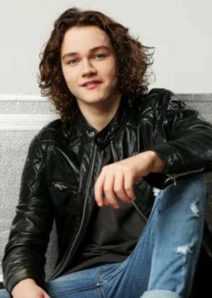 Levi Miller photo