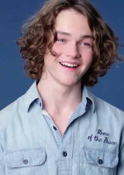Levi Miller photo