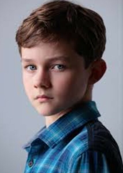 Levi Miller photo