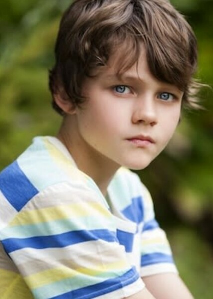 Levi Miller photo