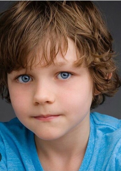 Levi Miller photo