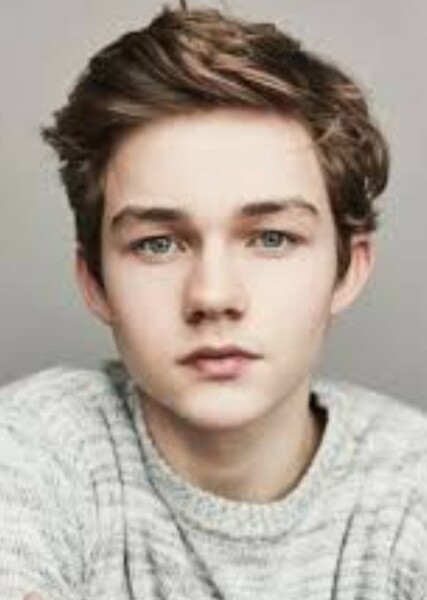Levi Miller photo