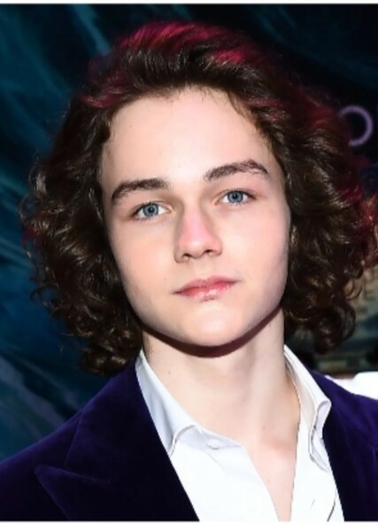 Levi Miller photo