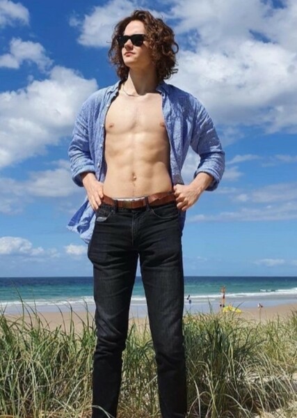 Levi Miller photo