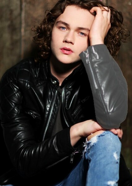 Levi Miller photo