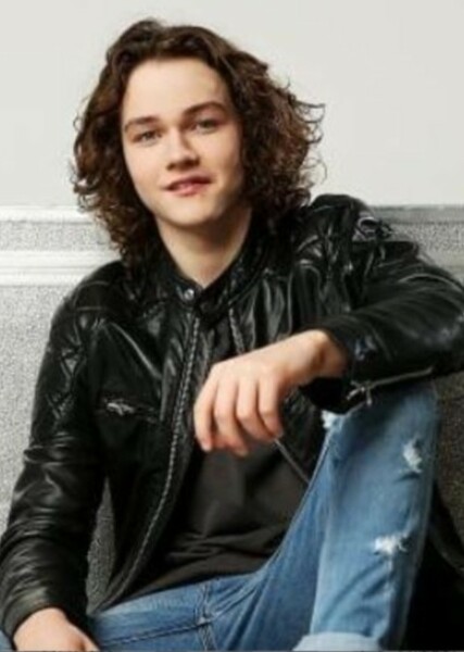 Levi Miller photo