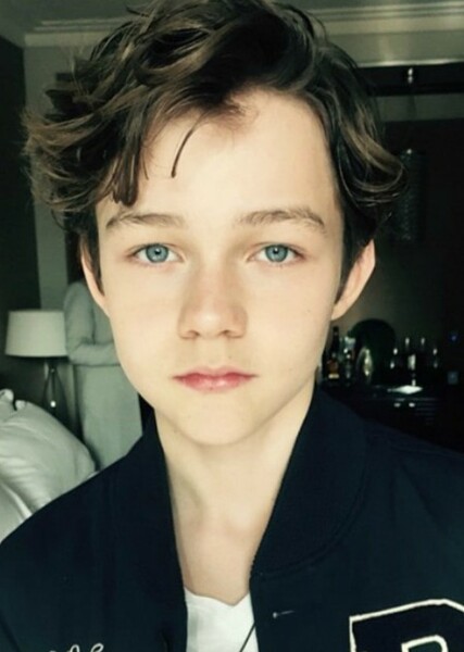 Levi Miller photo