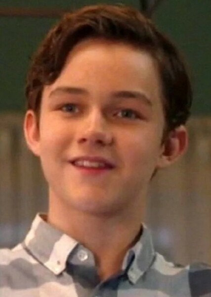 Levi Miller photo
