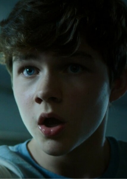 Levi Miller photo
