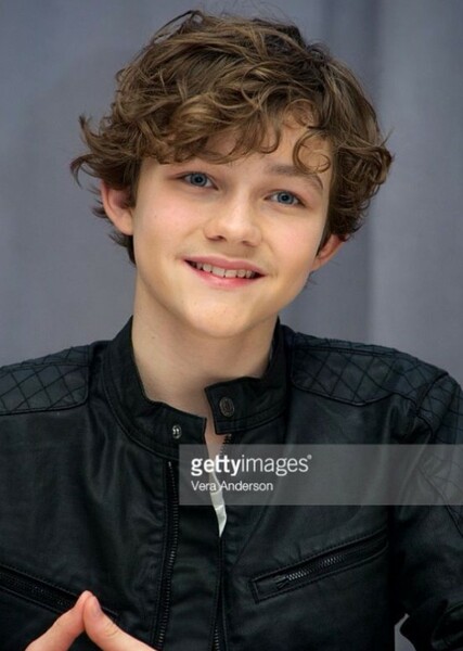 Levi Miller photo