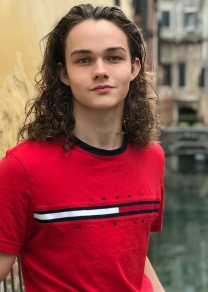Levi Miller photo