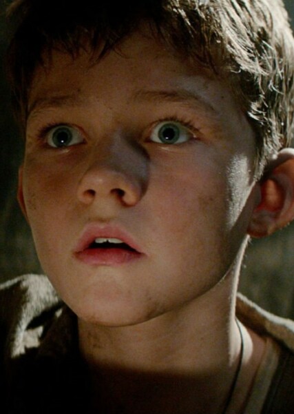Levi Miller photo