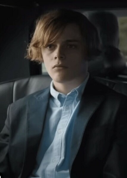 Levi Miller photo