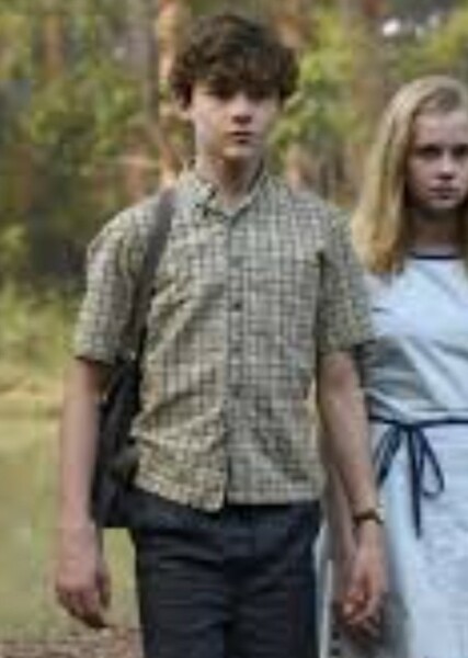Levi Miller photo