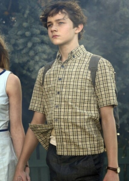 Levi Miller photo