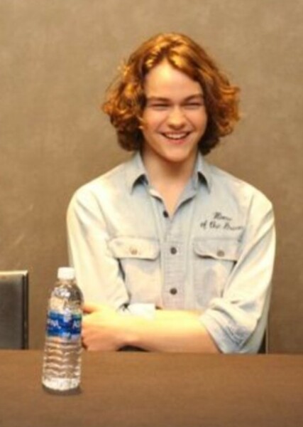 Levi Miller photo