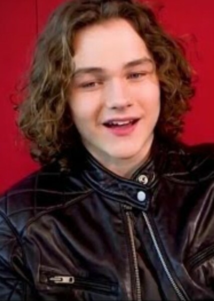 Levi Miller photo